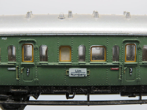 Minitrix 3058	Abteilwagen 2./3. Klasse, Gattung/Bauart BC-21, 2-achsig, grün