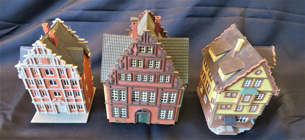 Vollmer 3 x städtische Gebäude -  Fertigmodell