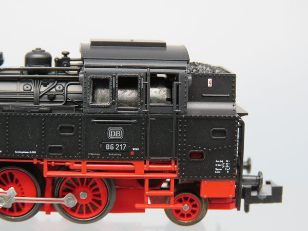 Kato 73502 - BR 86 Tenderlok genietete Wasserkästen, schwarz/rot - OVP