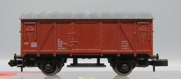 Arnold 5903 - Gedeckter Güterwagen , Bauart 1139, 2-achsig, ´Gerätewagen ´DR´ OVP