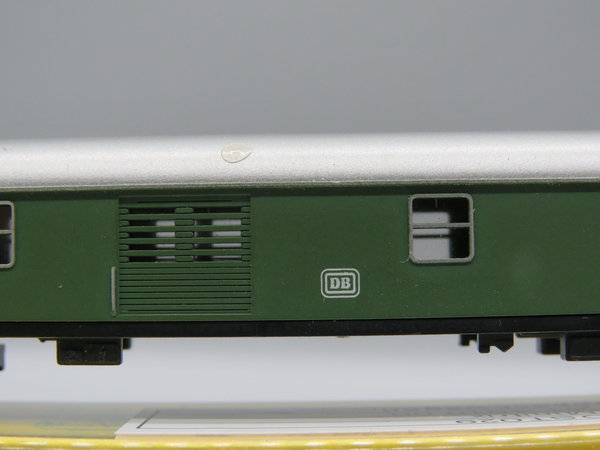 Minitrix 51 3010 00 - Gepäckwagen, Gattung Pw4ümg, 4-achsig, grün - OVP