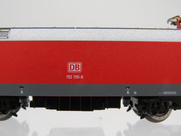 Minitrix 12762 - BR 152 150-9, DB, grau/rot/grau, Schwanenhals,
