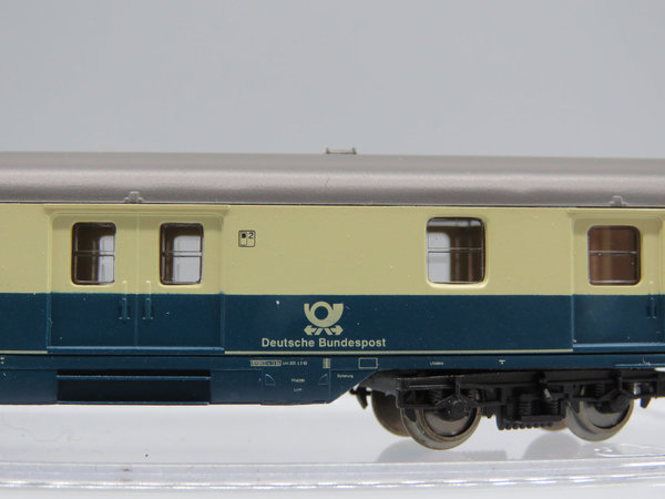 Arnold 3245 Bahnpostwagen,  4-achsig, beige/blau - OVP