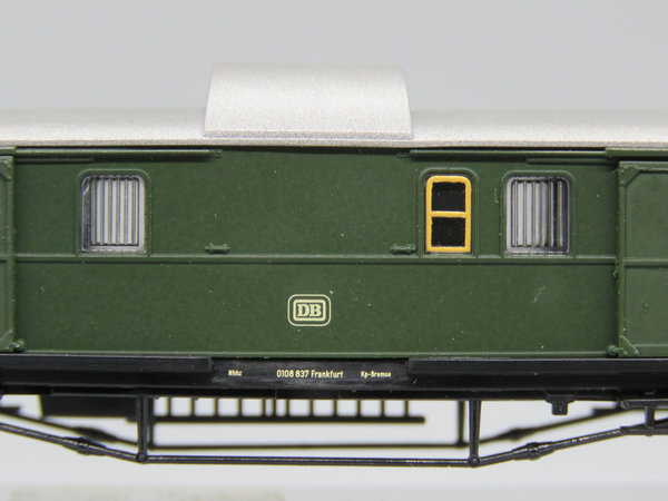 Fleischmann 8040 - Gepäckwagen, Gattung/Bauart Pw4 Pr 04, 4-achsig, grün - OVP