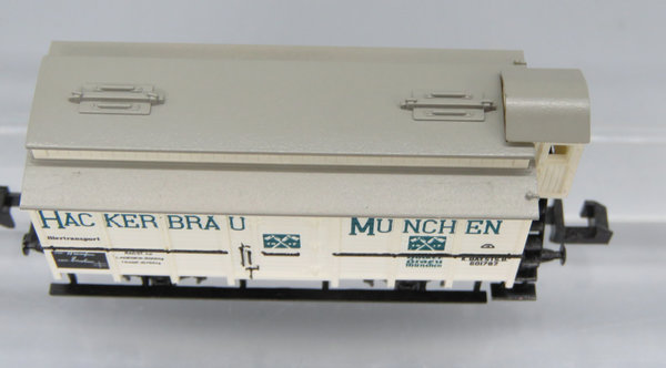 Minitrix 3218 Kühlwagen mit Brhs (Bierwagen), 2-achsig, weiß, ´HACKERBRÄU MÜNCHEN´ - OVP