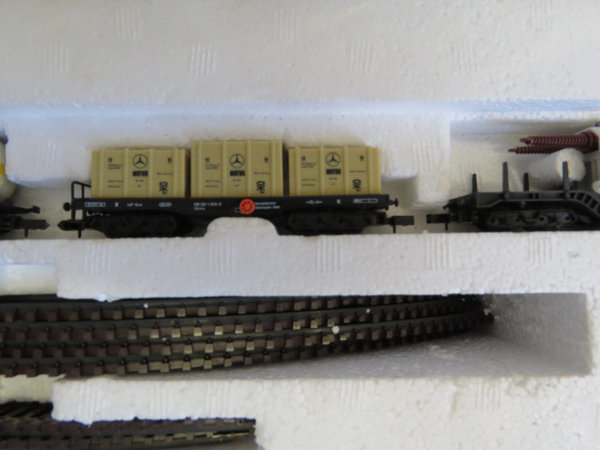 Arnold 0145 Startset mit V221, 3 Güterwagen plus Oval mit Weichen - OVP
