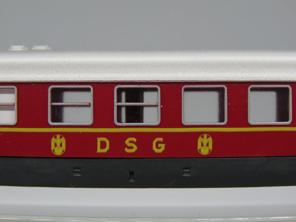 Minitrix 3012 - Speisewagen (Schürzenwagen),  4-achsig, rot - OVP