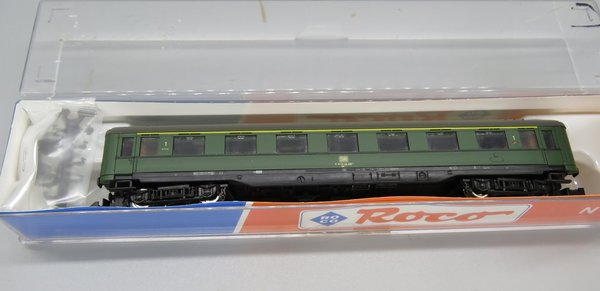 Roco 24236 - Schnellzugwagen, Gattung Aüe 310 1. Klasse(Schürzenwagen) - ovp