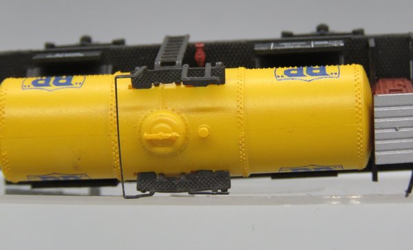 Arnold 4529 - Kesselwagen mit Brhs, 2-achsig, gelb, ´BP OLEX´