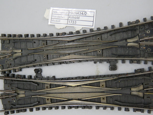 Arnold 1733 - Hand-Doppelkreuzungsweiche, 15°, schwarz, L 111 mm, Linkseinbau