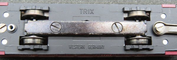 Minitrix 12897 - Triebwagen-Set 2-teilig VT 98.9 + VS 98 rot ´Jägermeister´ - OVP