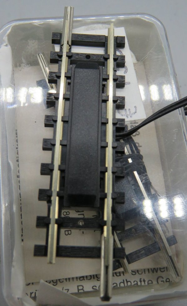 Minitrix 14980 - 2 x Kontaktgleis 50 mm mit Magnetschalter - OVP